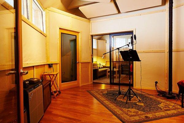 Studio V7 tracking room