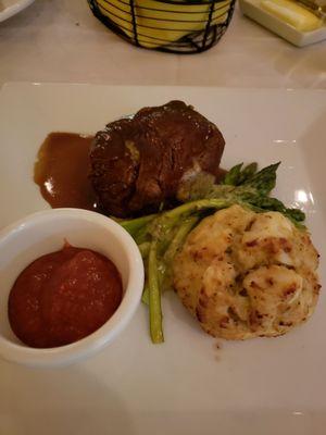 Best Duet (4 oz crab cake + 6 oz steak)