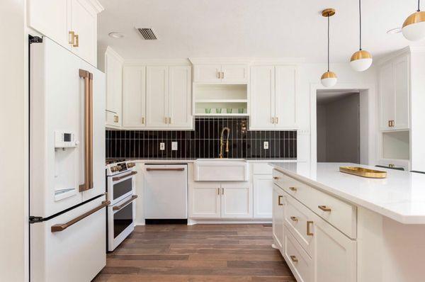 Reyes Remodeling and Roofing 2326