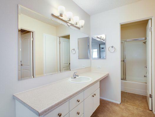 Avondale at Warner Center Apartments