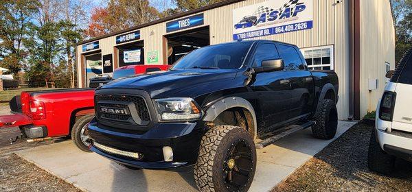 Fresh lift kit, wheels and tires got this ram looking fresh!