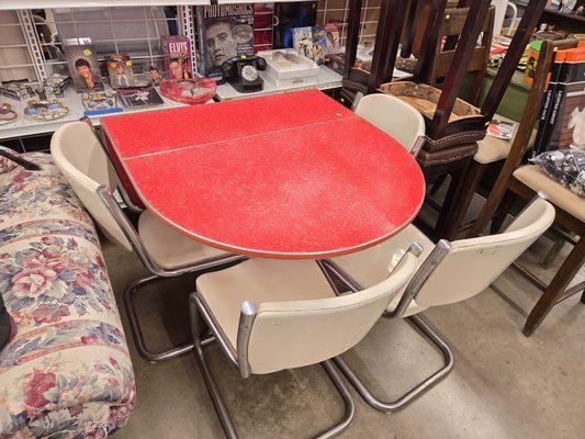 Retro kitchen table and chairs