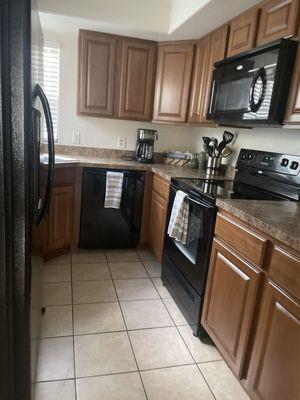 Sparkling kitchen by Monica!