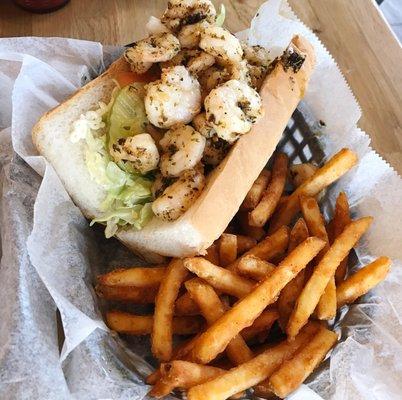Grilled shrimp poboy combo