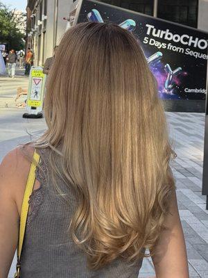 Revela Salon