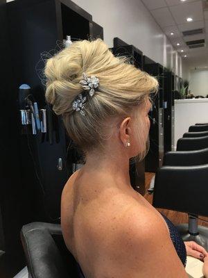 This stunning look was created by Diane Munkel.