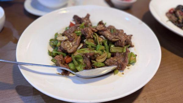 Beef Stir-Fried with Wild Pepper