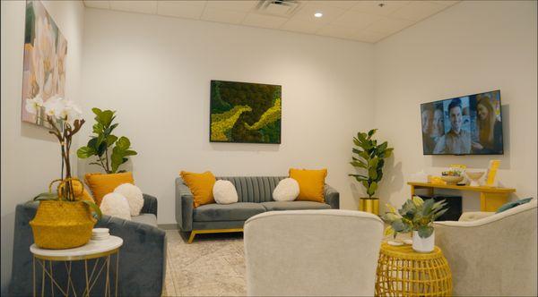 OrangeTwist - Dallas Mockingbird Station