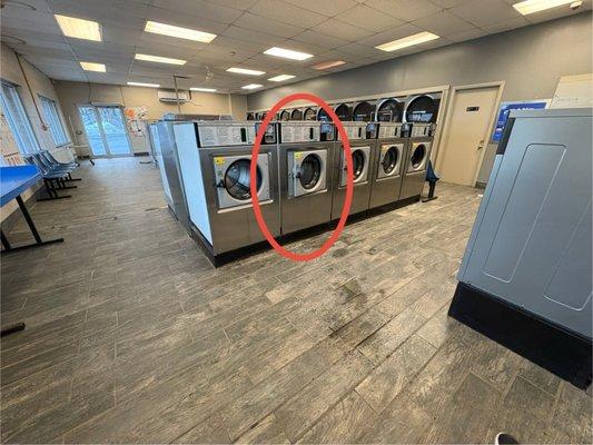 Universal Laundromat & Dry Cleaners