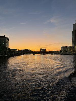 Cruisin' Tikis Tampa