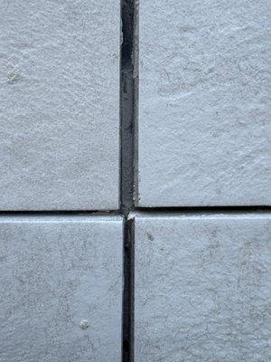 He says he does use tile spacers.