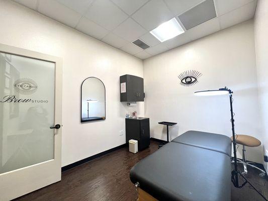 Walk into this zen studio and relax to aromatherapy oils and peaceful music. I call it Brow Therapy