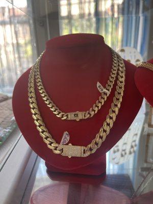 Hemosa cadenas monaco oro 14 kt con súper descuento