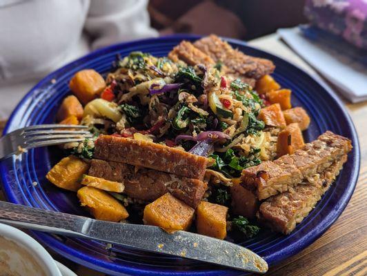Kale Stir Fry with Tempeh