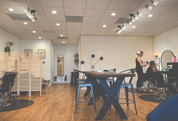 I love this beautifully decorated salon.