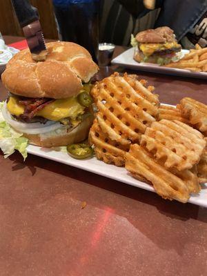 Buzz Inn Steakhouse & Lounge