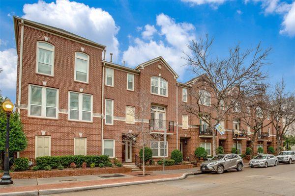 Gracie Vela - United Real Estate