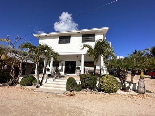 Daddy Joes Restaurant & Hotel