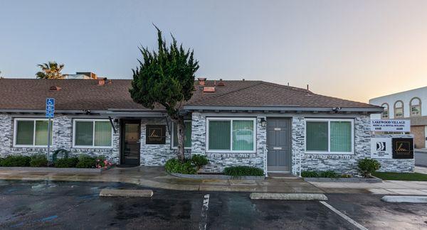 We have plenty of free parking spaces for jr out patients