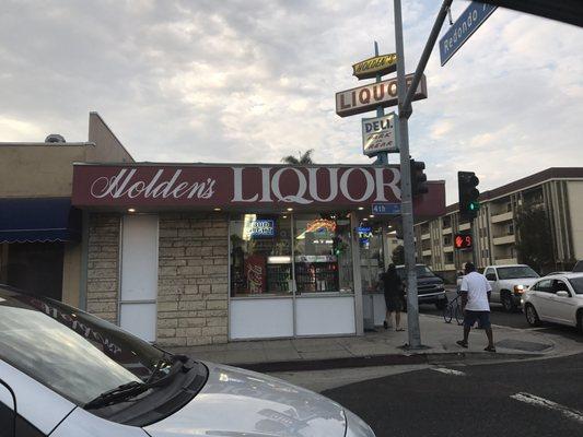 Holden's Liquor Bay