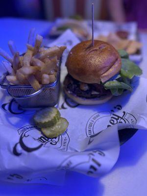 Steakhouse burger