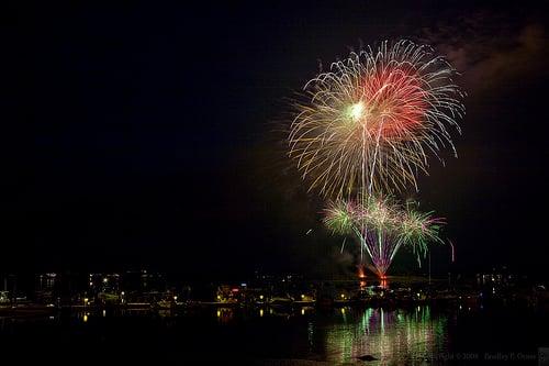 From the web from the Hingham 2010 fireworks. Sadly, my own photos didn't turn out too well.