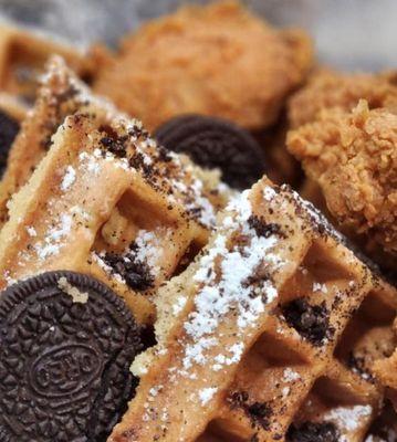 Oreo Waffle
Waffles with oreo cookies added