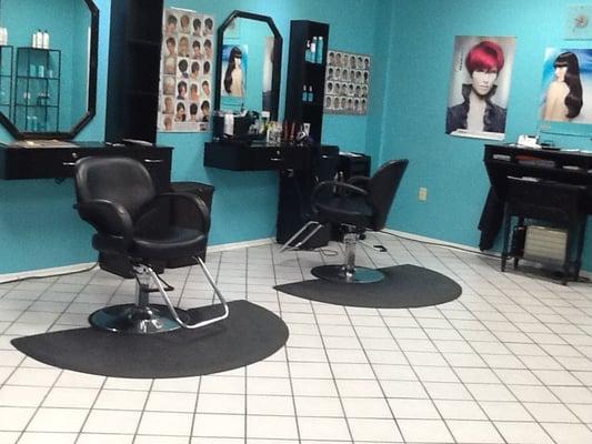 The shop's cool blue-green walls and black furniture will make you instantly feel invigorated when walking in.