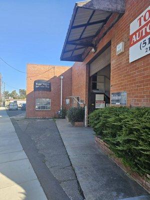 Tony Brito Auto Body Shop