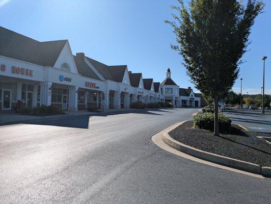 Hershey Square Shopping Center, Hummelstown
