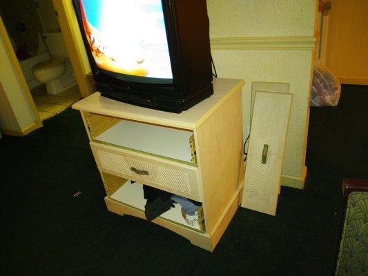 Drawers faces that fall out