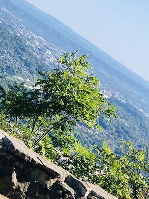 Sunrise Park Overlook. (CARRIAGE HILL - RESIDENTIAL NEIGHBORHOOD).