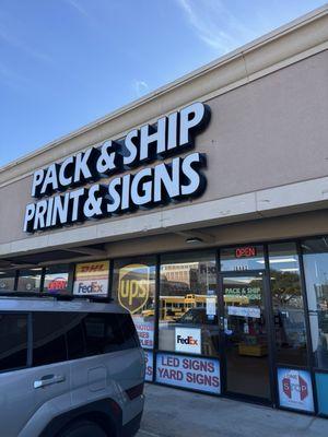 Pack & Ship Mail Center