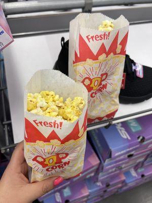 SKECHERS Warehouse Outlet