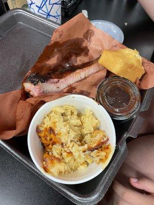 Rib snack with mac and cornbread