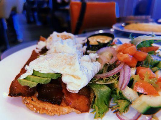 Avocado toast Benny