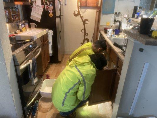 Leak solved with new gasket.