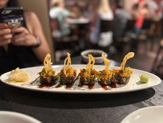 SPICY LOTUS TEMPURA ROLL