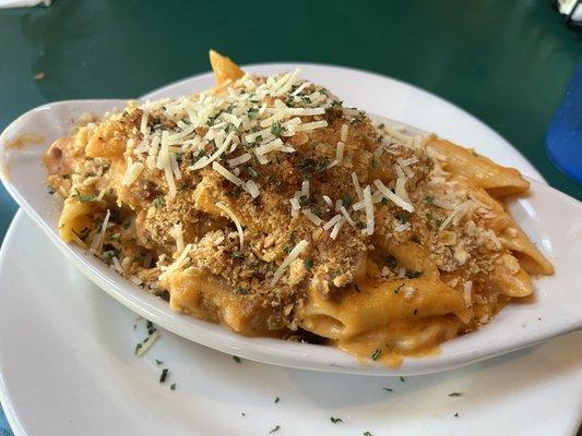 Chelo's Hometown Bar & Grille