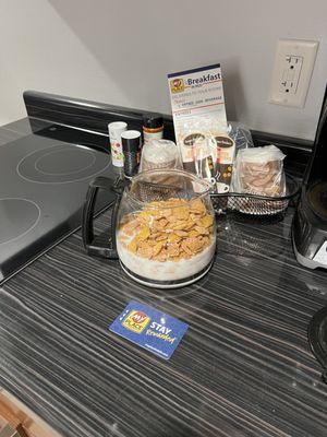 No dishes provided, no heads-up. Ate cereal out of the coffee pot just to make breakfast work.