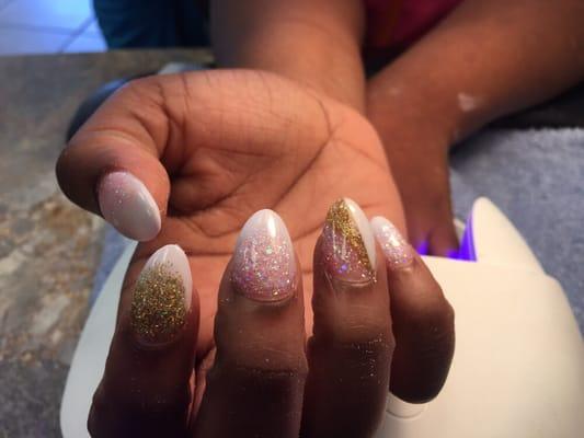 Come and meet Kevin for any kind nails design you love