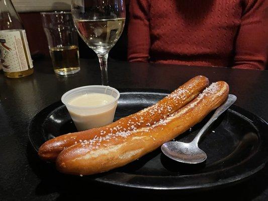 Soft Pretzels & Beer Cheese Dip