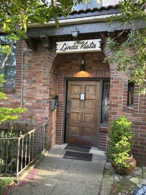 Linda Vista Apartments