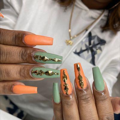 Fall is here! Love D luxe nails Always come here every tech is good. You can't go wrong. I have a favorite but I'm not telling