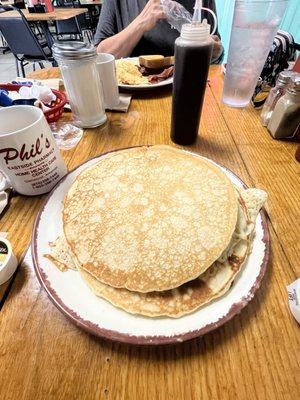 Short stack of pancakes