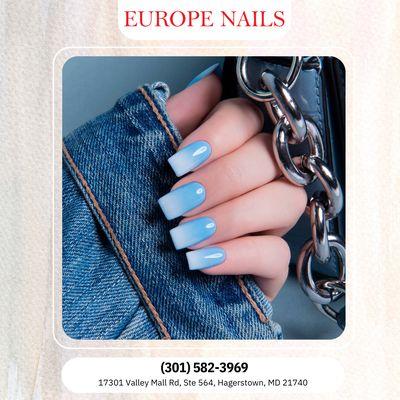 Summer Style Starts at Your Fingertips
Elevate your look with nails that capture the season's carefree vibe and fresh spirit.