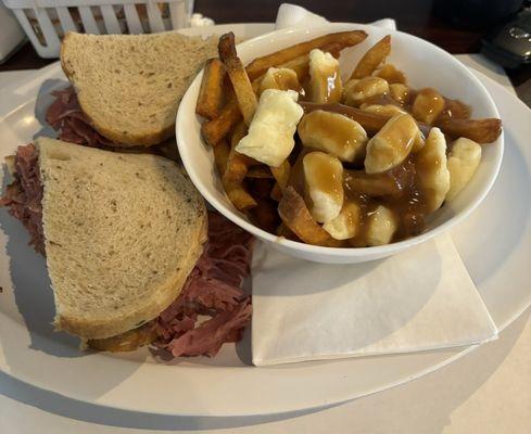 Frenchie's Bar & Grill