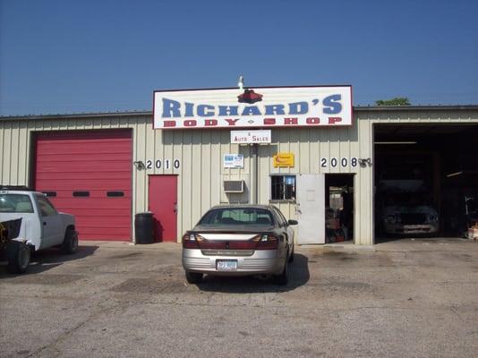 Richards Body Shop & Auto Sales
