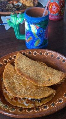 Quesadilla a la Plancha de champiñones & deshebrada