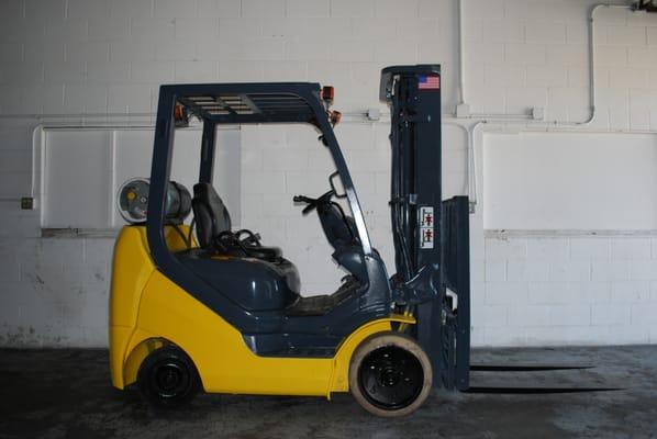 Servicing All Brands of Forklifts like Toyota, Nissan, Komatsu, Hyster, Clark, Yale and more. Mobile service